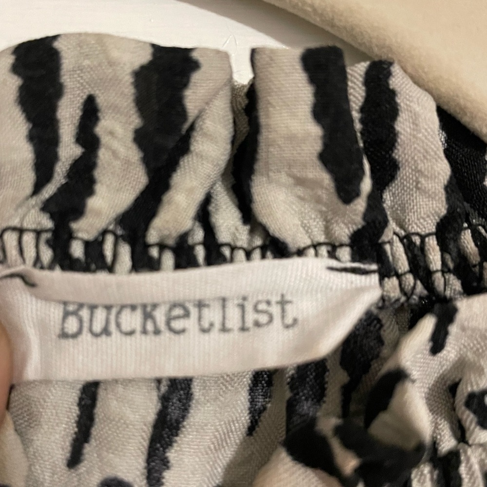 Bucketlist Ruffle Sleeveless top - Picture 2 of 2